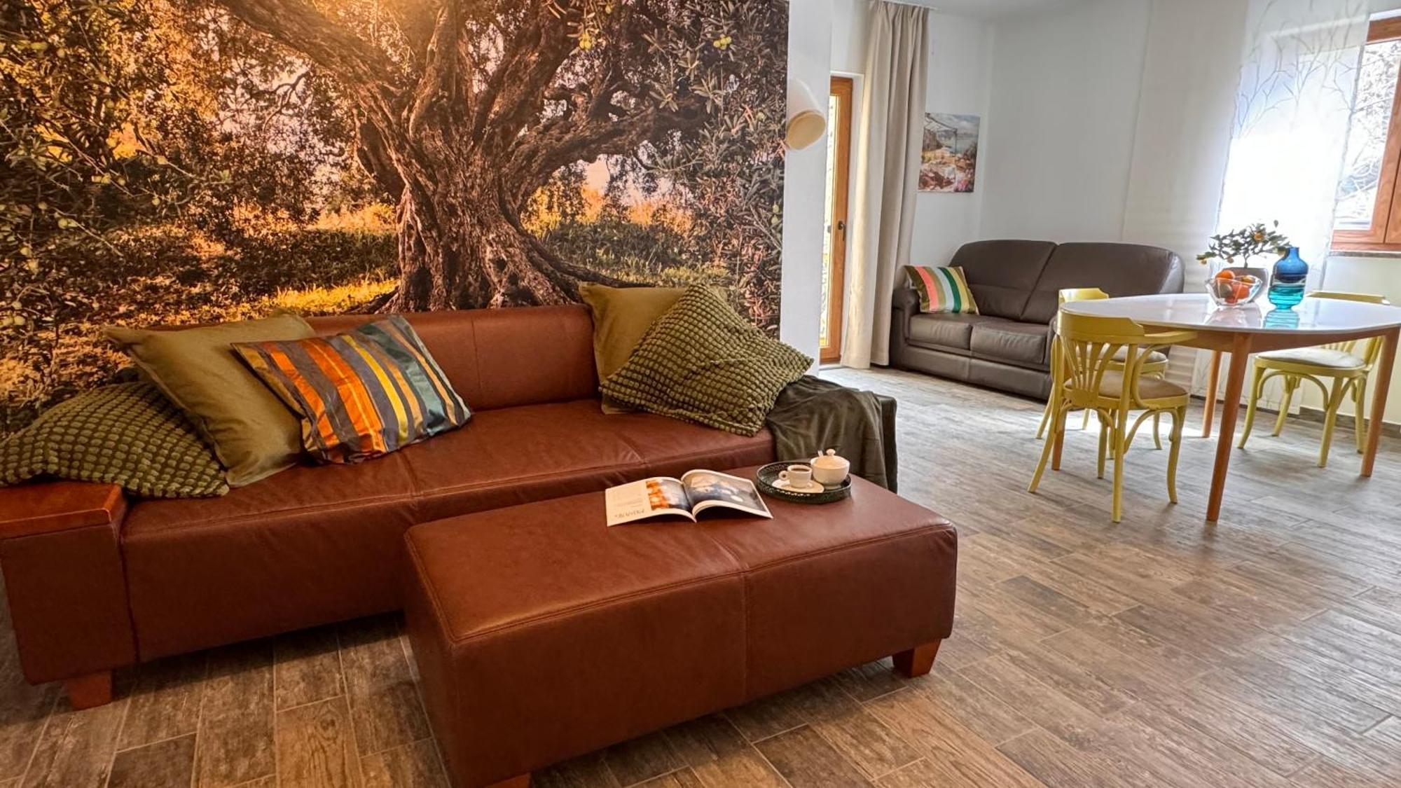 Apartment With A Terrace Forest Home Lullula Veprinac Luaran gambar