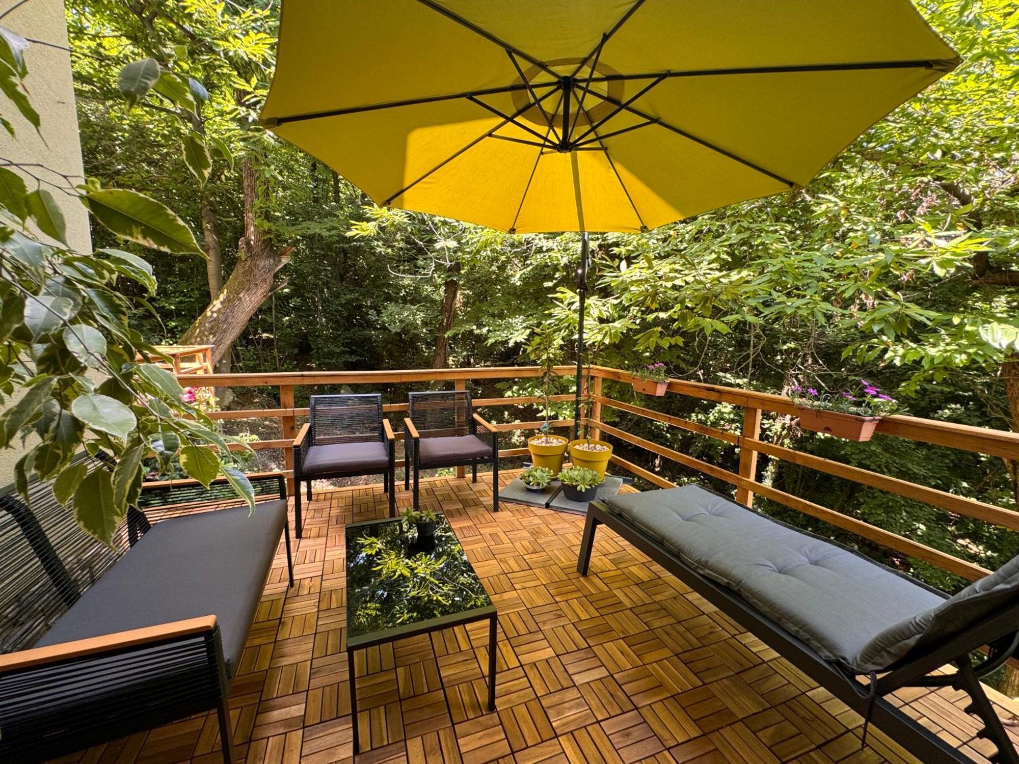 Apartment With A Terrace Forest Home Lullula Veprinac Luaran gambar