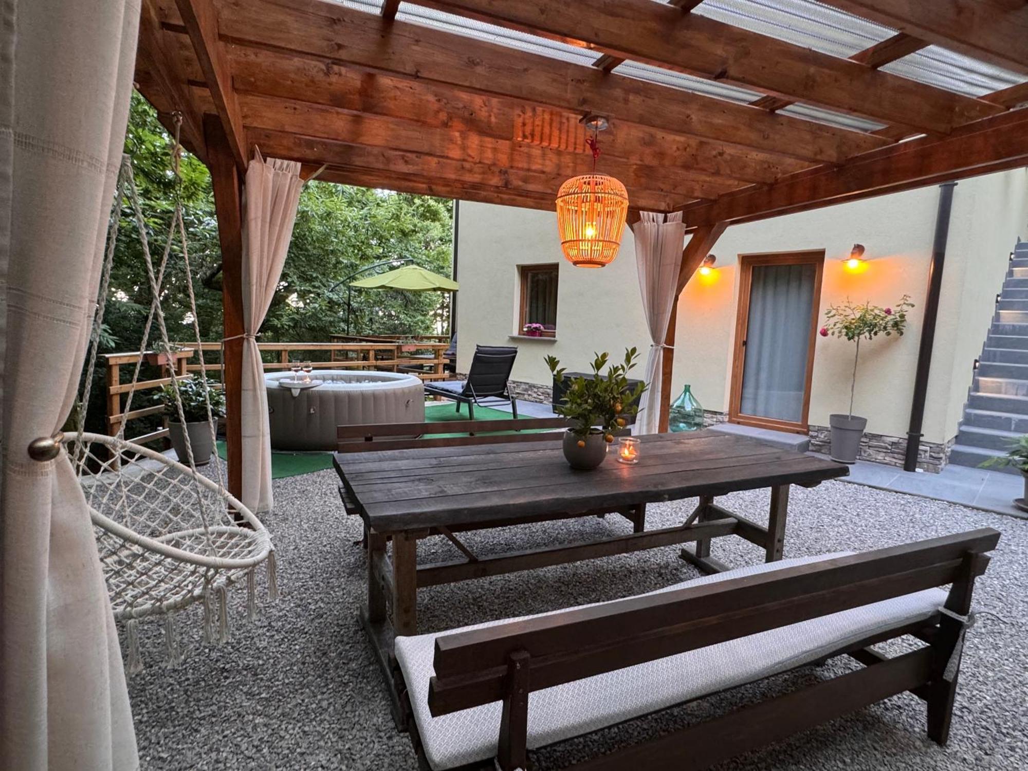 Apartment With A Terrace Forest Home Lullula Veprinac Luaran gambar