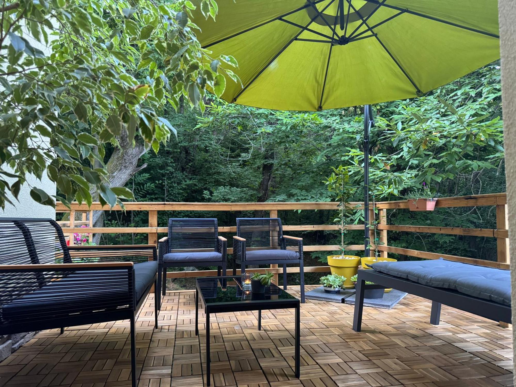 Apartment With A Terrace Forest Home Lullula Veprinac Luaran gambar